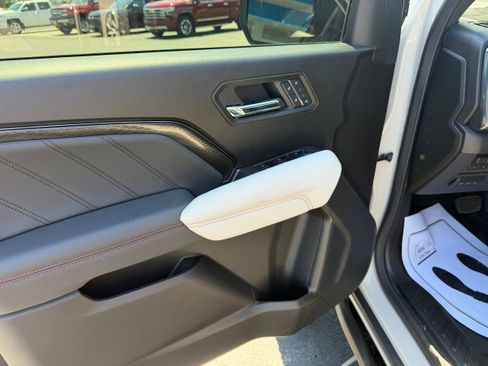 Used 2026 GMC Canyon AT4X w/ AT4X AEV Edition AWD/4WD image 14