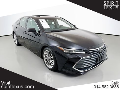 Used 2019 Toyota Avalon Limited image 1