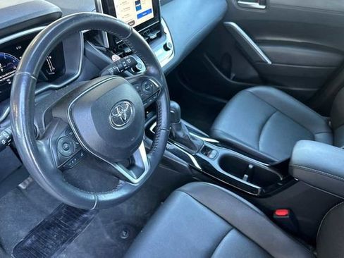 Used 2024 Toyota Corolla Cross XLE image 4
