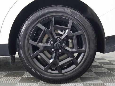 Used 2025 Kia Carnival SX Prestige FWD image 17