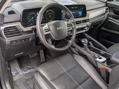 Used 2024 Kia Telluride SX w/ Towing Package FWD image 10