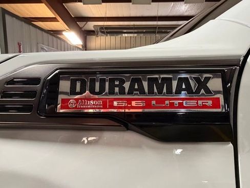 Used 2025 GMC Sierra 2500 AT4X AWD/4WD image 10