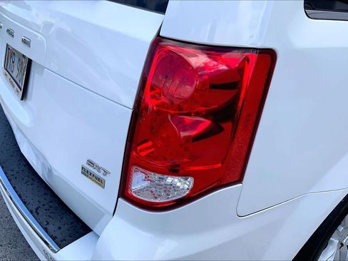Used 2019 Dodge Grand Caravan SXT FWD image 32