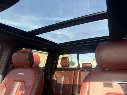 Used 2022 Ford F250 Platinum w/ FX4 Off-Road Package image 22