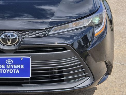Used 2024 Toyota Corolla LE FWD image 4