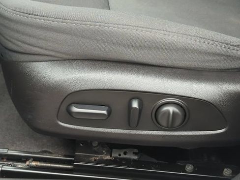Used 2016 Chevrolet Malibu LT FWD image 19