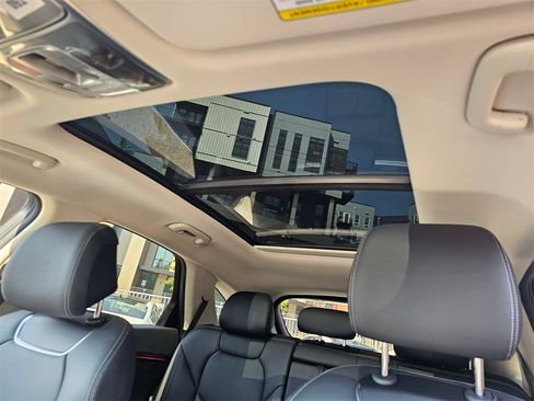 New 2026 Genesis GV70 2.5T Select image 10