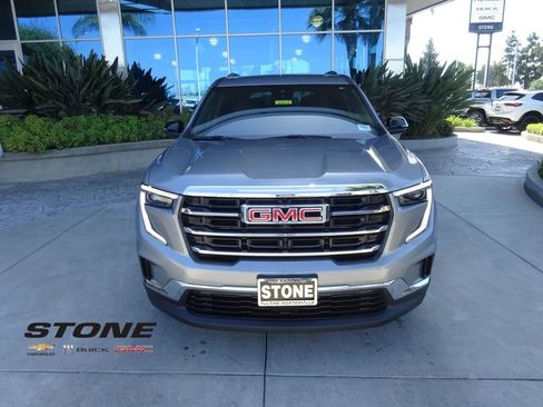 Certified 2025 GMC Acadia Elevation FWD image 2