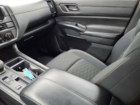 Certified 2024 Nissan Pathfinder S image 12