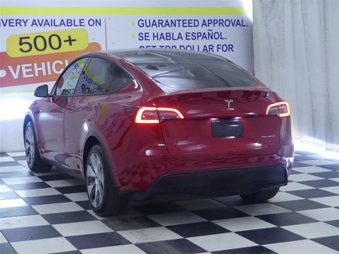 Used 2023 Tesla Model Y AWD image 5