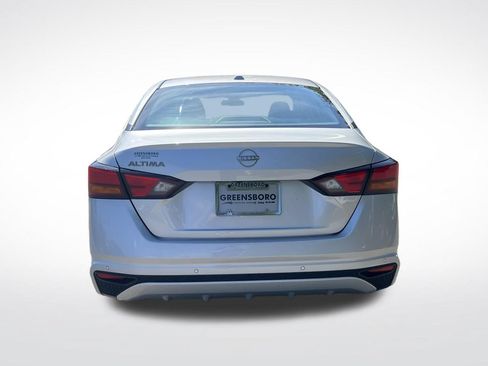 Used 2025 Nissan Altima 2.5 SV FWD image 4