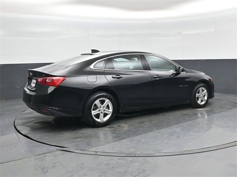 Used 2024 Chevrolet Malibu LT image 4