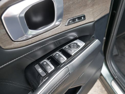 Certified 2023 Kia Sorento SX Prestige AWD/4WD image 19