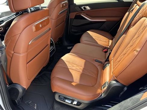 Used 2025 BMW X7 M60i AWD/4WD image 21