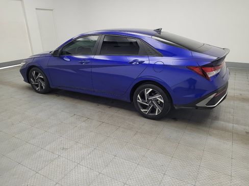 Used 2025 Hyundai Elantra Sport FWD image 3
