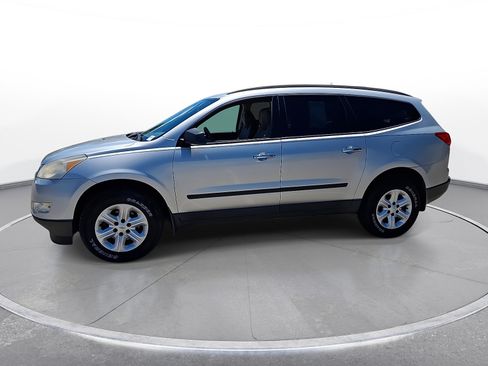 Used 2011 Chevrolet Traverse LS FWD image 4
