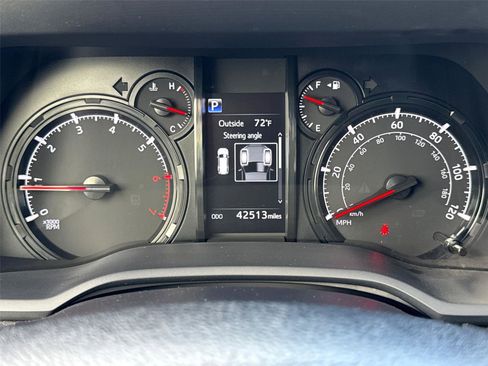 Used 2024 Toyota 4Runner SR5 AWD/4WD image 32