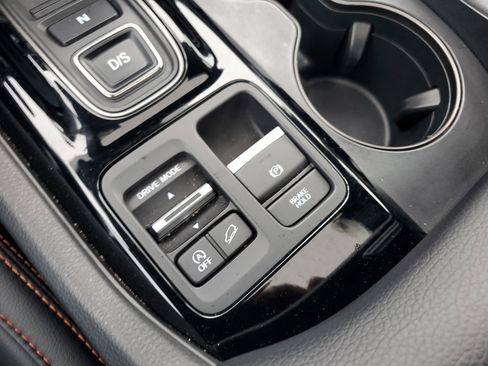 Used 2023 Honda Pilot TrailSport image 23