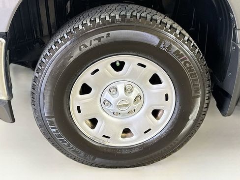 Used 2019 Nissan Titan SV AWD/4WD image 37