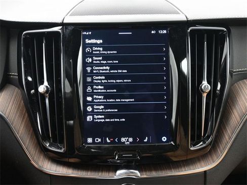 Used 2022 Volvo XC60 B6 Inscription w/ Advanced Package image 16