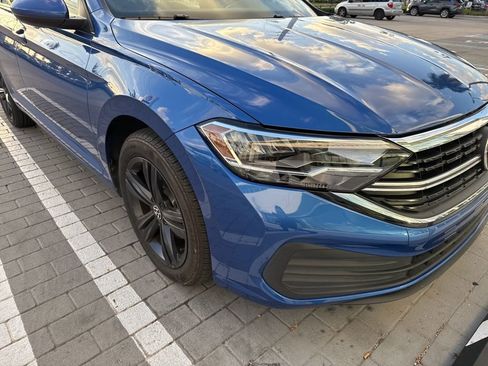 Used 2023 Volkswagen Jetta SE w/ Panoramic Sunroof Package image 8