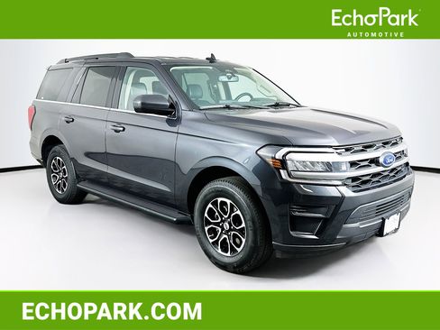 Used 2024 Ford Expedition XLT image 1