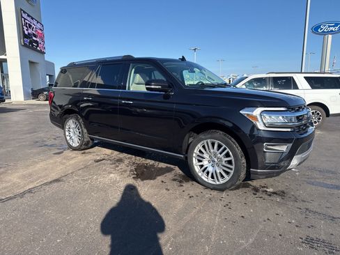 Used 2024 Ford Expedition Max Limited image 3