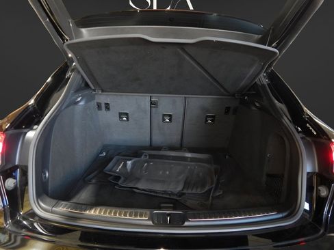 Used 2022 Porsche Macan AWD/4WD image 6