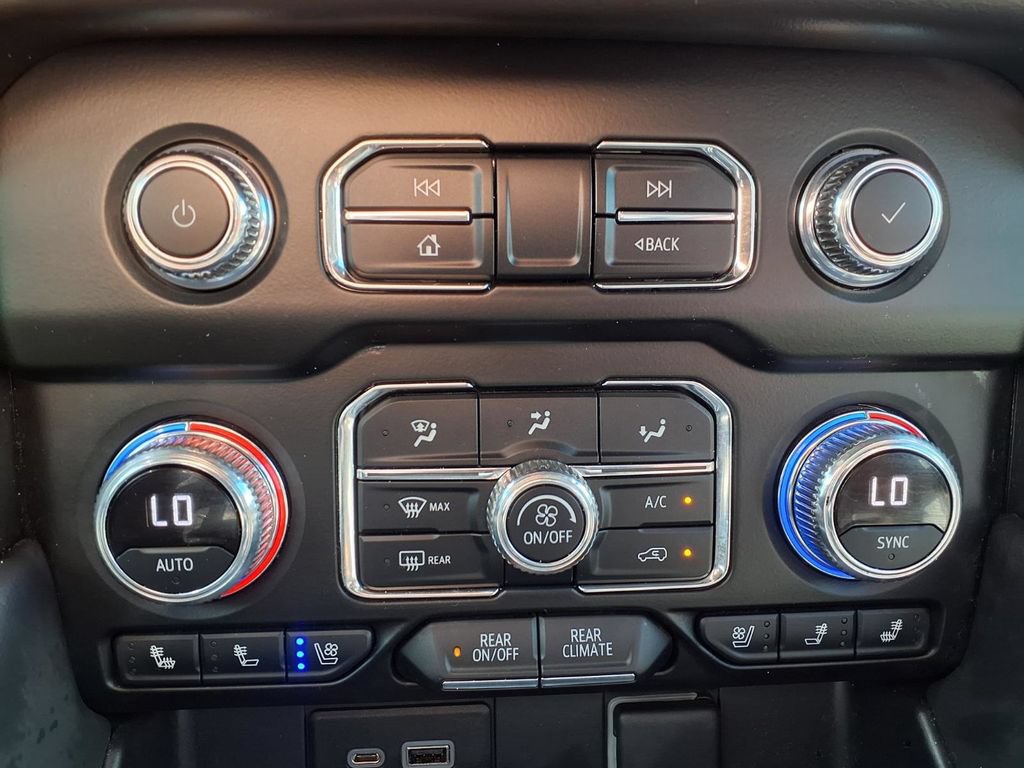 Used 2022 GMC Yukon XL AT4 w/ Max Trailering Package AWD/4WD image 6