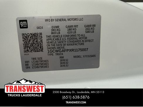 Used 2024 Chevrolet Express 2500 w/ Driver Convenience Package image 18