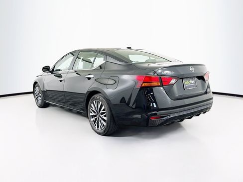Used 2025 Nissan Altima 2.5 SV FWD image 5