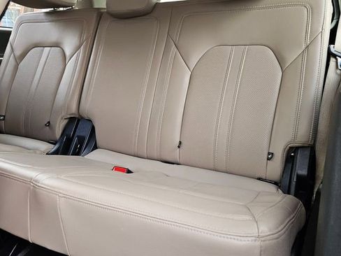 Used 2024 Ford Expedition Max Limited image 10