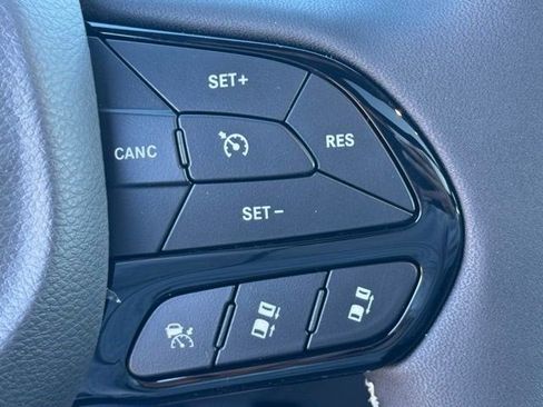 New 2026 Chrysler Pacifica Limited w/ S Appearance Package AWD/4WD image 18