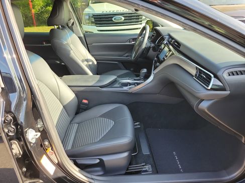 Used 2018 Toyota Camry SE w/ Convenience Package image 7