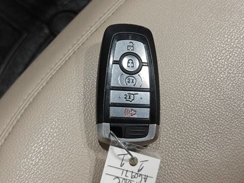 Used 2020 Ford Explorer XLT w/ Equipment Group 202A AWD/4WD image 14