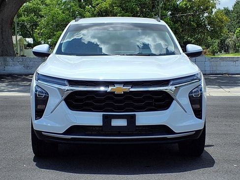 Certified 2024 Chevrolet Trax LT w/ Driver Confidence Package image 2