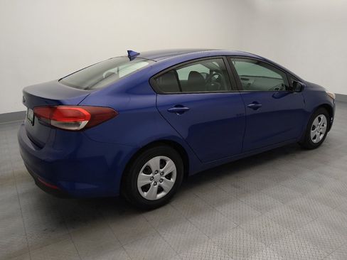 Used 2017 Kia Forte LX image 10