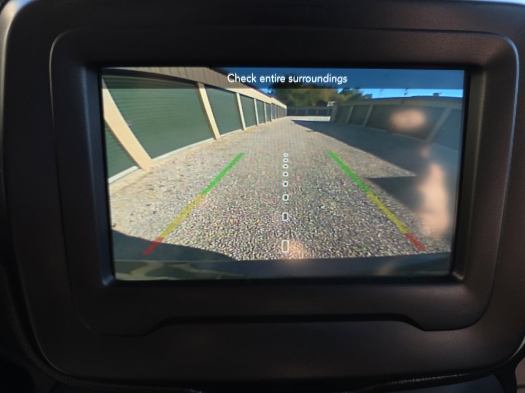 Used 2018 Jeep Renegade Latitude AWD/4WD image 25