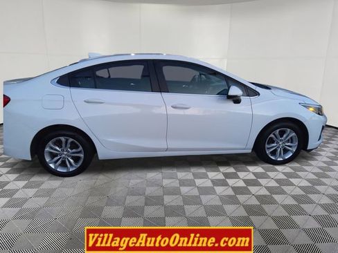 Used 2019 Chevrolet Cruze LT w/ LT Fleet Convenience Package image 13