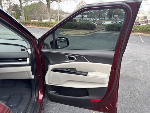 Used 2024 Kia Carnival LX image 29