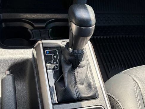 Used 2022 Toyota Tacoma Limited AWD/4WD image 25