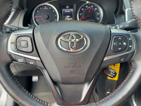 Used 2017 Toyota Camry XSE FWD image 10