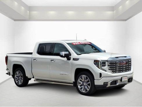 Used 2022 GMC Sierra 1500 Denali w/ Denali Reserve Package AWD/4WD image 1