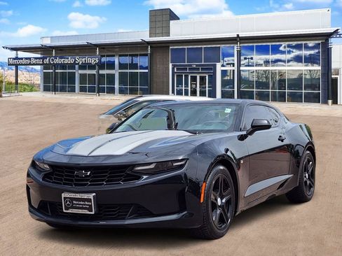 Used 2022 Chevrolet Camaro LT RWD image 3