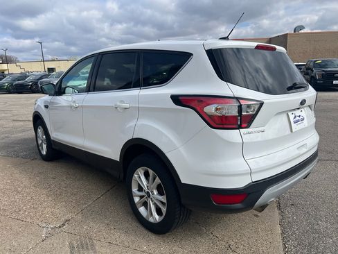 Used 2017 Ford Escape SE image 6