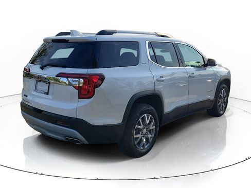 Used 2021 GMC Acadia SLT FWD image 2