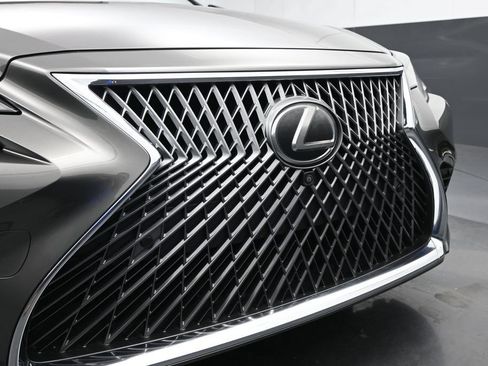 Used 2018 Lexus LS 500 w/ Interior Upgrade Package RWD image 5
