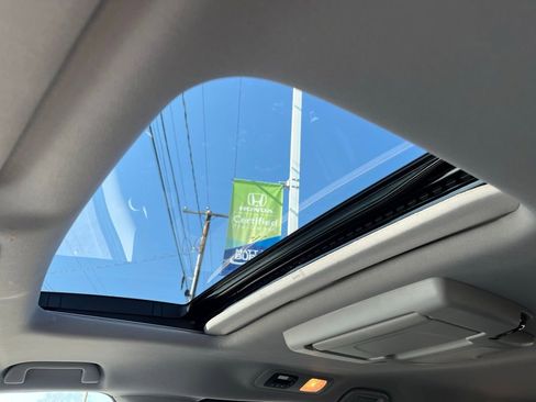 Certified 2021 Honda Odyssey Touring image 3