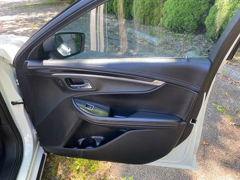 Used 2016 Chevrolet Impala LT w/ Convenience Package FWD image 24
