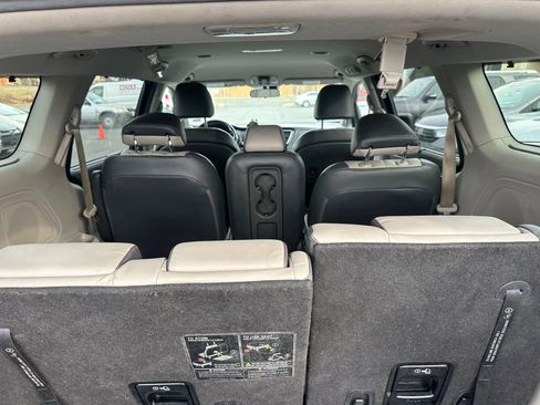 Used 2018 Kia Sedona LX w/ LX Essentials Premium Package image 19